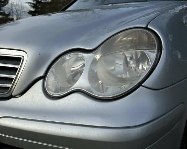 Серый Мерседес Ц-Класс, объемом двигателя 2.15 л и пробегом 387 тыс. км за 5500 $, фото 8 на Automoto.ua