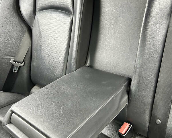 Серый Мерседес Ц-Класс, объемом двигателя 2.15 л и пробегом 353 тыс. км за 4900 $, фото 17 на Automoto.ua