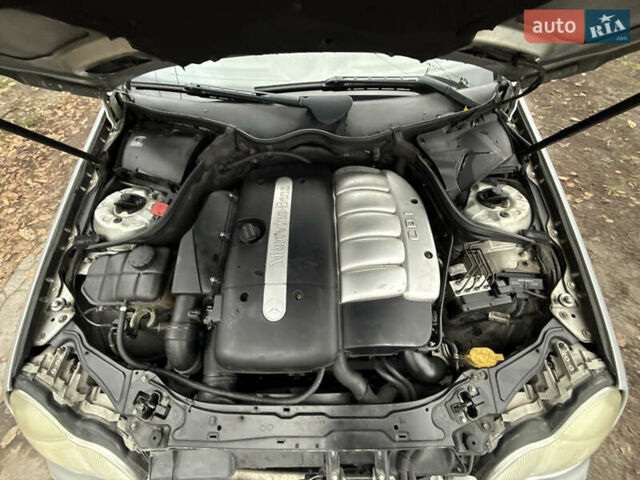 Серый Мерседес Ц-Класс, объемом двигателя 2.7 л и пробегом 208 тыс. км за 4750 $, фото 41 на Automoto.ua