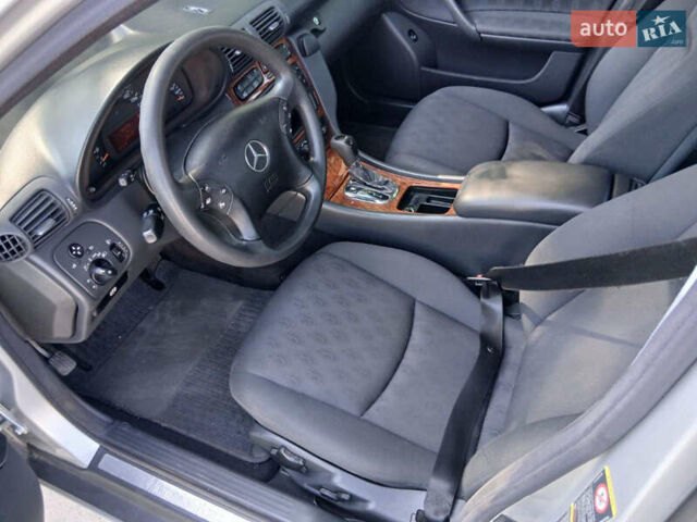 Серый Мерседес Ц-Класс, объемом двигателя 1.8 л и пробегом 260 тыс. км за 6500 $, фото 5 на Automoto.ua