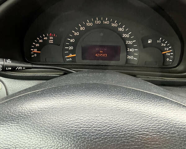 Сірий Мерседес Ц-Клас, об'ємом двигуна 2.15 л та пробігом 430 тис. км за 5200 $, фото 11 на Automoto.ua