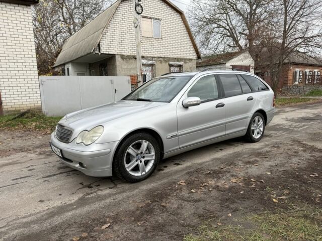 Серый Мерседес Ц-Класс, объемом двигателя 2.7 л и пробегом 220 тыс. км за 4750 $, фото 1 на Automoto.ua