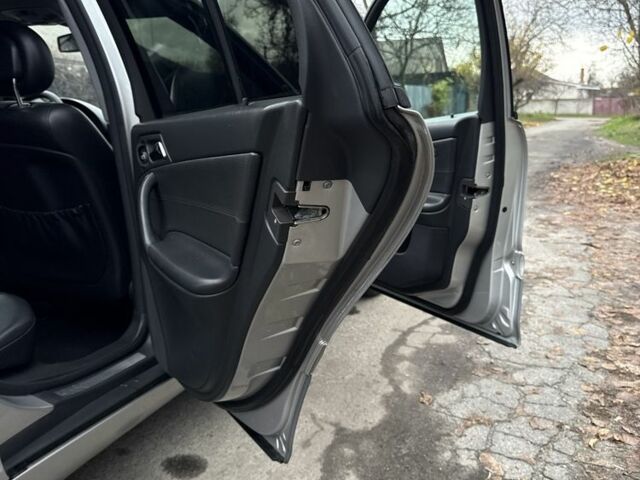 Серый Мерседес Ц-Класс, объемом двигателя 2.7 л и пробегом 220 тыс. км за 4750 $, фото 21 на Automoto.ua