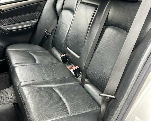 Серый Мерседес Ц-Класс, объемом двигателя 2.15 л и пробегом 353 тыс. км за 4900 $, фото 10 на Automoto.ua