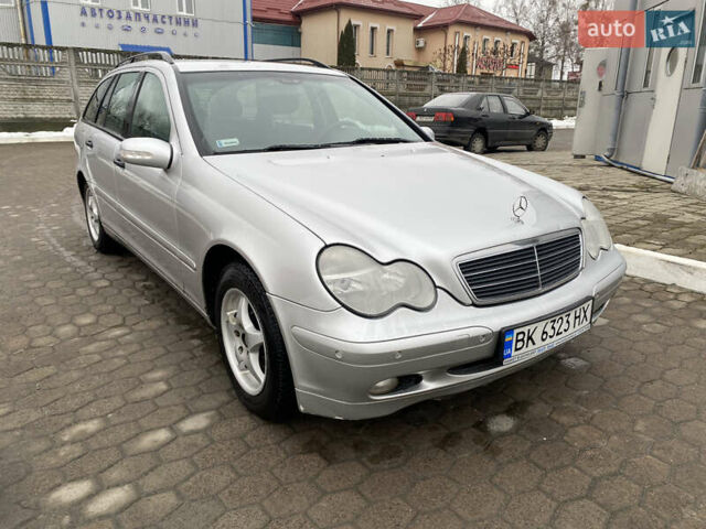 Сірий Мерседес Ц-Клас, об'ємом двигуна 2.1 л та пробігом 377 тис. км за 3900 $, фото 1 на Automoto.ua
