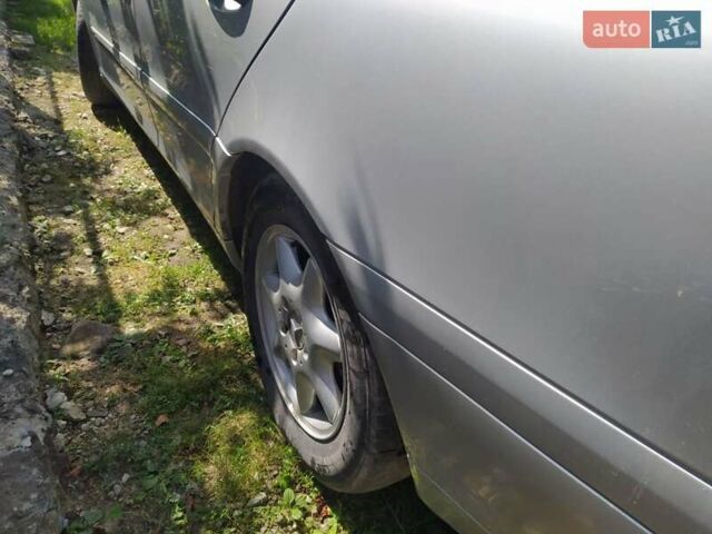 Серый Мерседес Ц-Класс, объемом двигателя 1.8 л и пробегом 307 тыс. км за 510 $, фото 8 на Automoto.ua