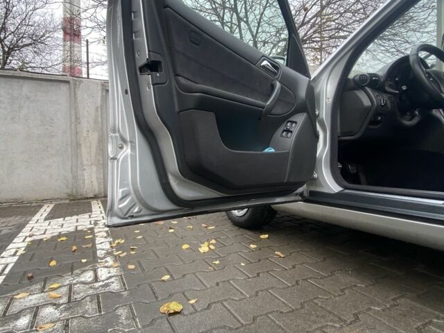 Сірий Мерседес Ц-Клас, об'ємом двигуна 1.8 л та пробігом 233 тис. км за 4600 $, фото 8 на Automoto.ua