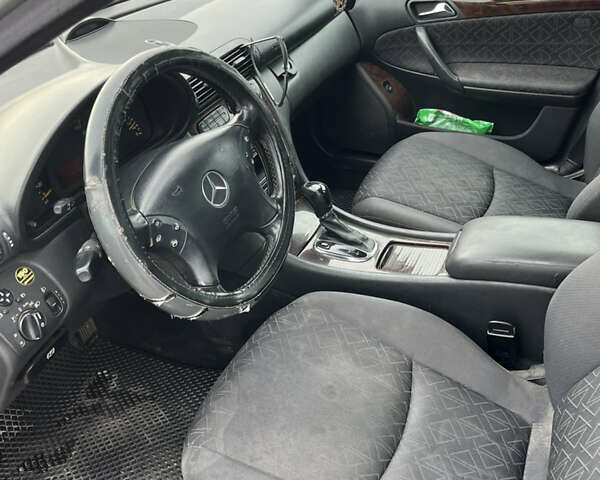 Сірий Мерседес Ц-Клас, об'ємом двигуна 2.15 л та пробігом 430 тис. км за 5200 $, фото 7 на Automoto.ua