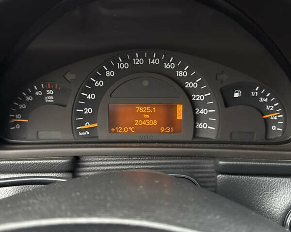 Серый Мерседес Ц-Класс, объемом двигателя 2.7 л и пробегом 208 тыс. км за 4750 $, фото 45 на Automoto.ua