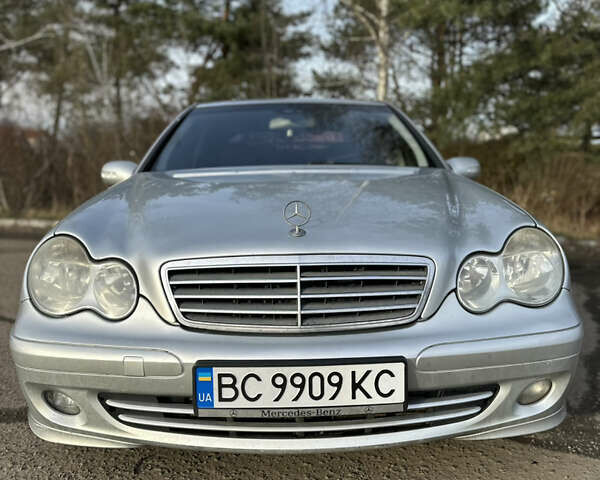 Серый Мерседес Ц-Класс, объемом двигателя 2.15 л и пробегом 387 тыс. км за 5500 $, фото 5 на Automoto.ua