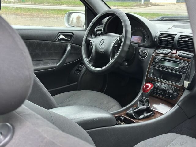 Серый Мерседес Ц-Класс, объемом двигателя 0 л и пробегом 123 тыс. км за 2600 $, фото 5 на Automoto.ua