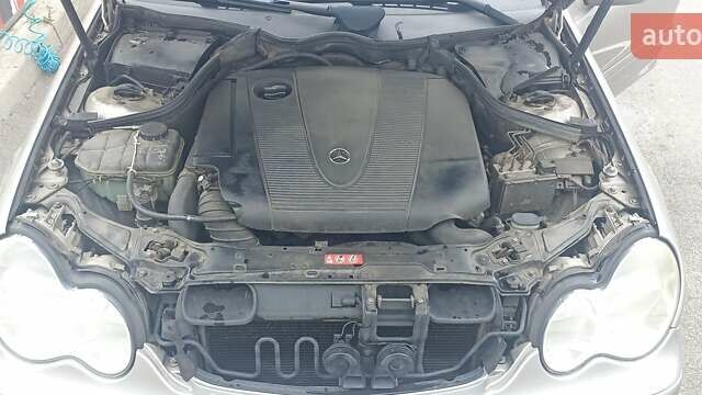 Сірий Мерседес Ц-Клас, об'ємом двигуна 2.15 л та пробігом 344 тис. км за 5650 $, фото 13 на Automoto.ua