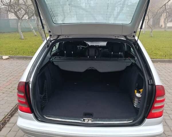 Сірий Мерседес Ц-Клас, об'ємом двигуна 2.15 л та пробігом 504 тис. км за 4850 $, фото 7 на Automoto.ua