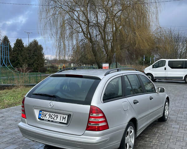 Сірий Мерседес Ц-Клас, об'ємом двигуна 1.8 л та пробігом 249 тис. км за 5500 $, фото 4 на Automoto.ua