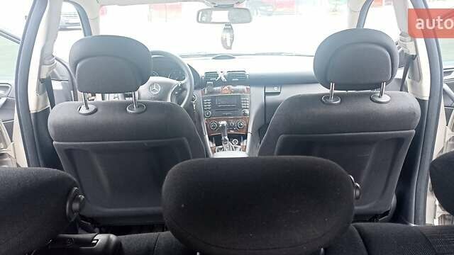 Сірий Мерседес Ц-Клас, об'ємом двигуна 2.15 л та пробігом 344 тис. км за 5650 $, фото 8 на Automoto.ua