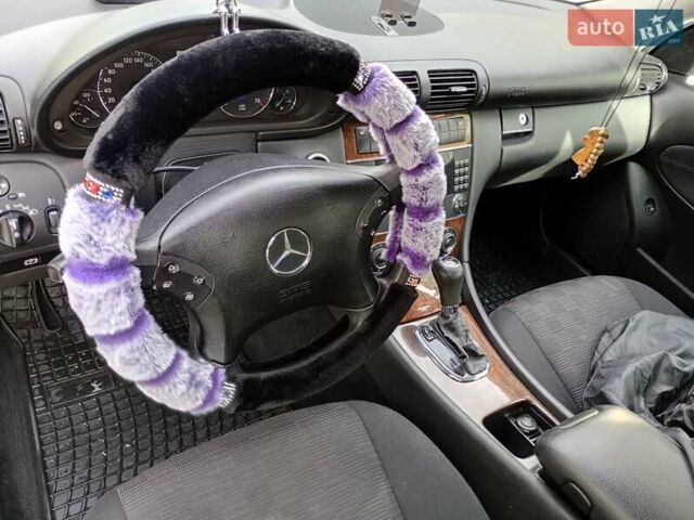 Сірий Мерседес Ц-Клас, об'ємом двигуна 1.8 л та пробігом 250 тис. км за 6300 $, фото 8 на Automoto.ua