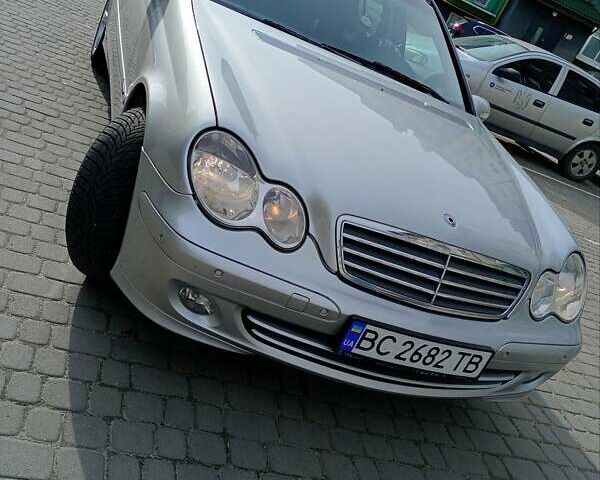 Сірий Мерседес Ц-Клас, об'ємом двигуна 1.8 л та пробігом 250 тис. км за 6300 $, фото 12 на Automoto.ua