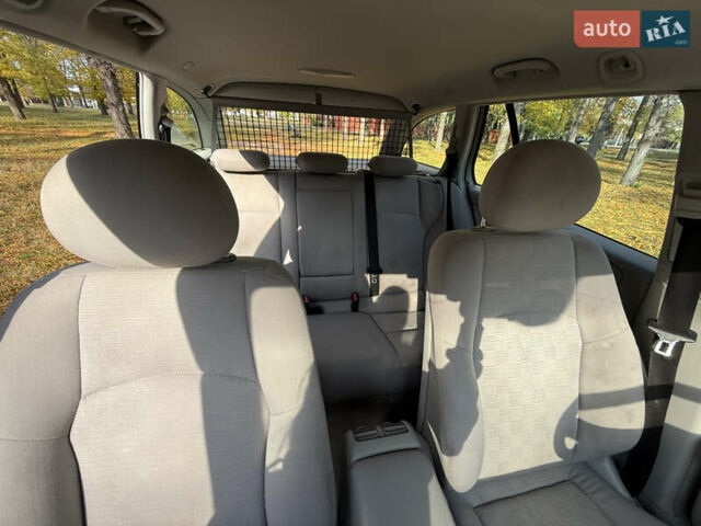 Сірий Мерседес Ц-Клас, об'ємом двигуна 2.15 л та пробігом 315 тис. км за 6100 $, фото 24 на Automoto.ua