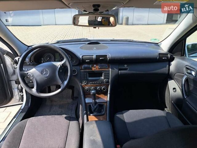 Сірий Мерседес Ц-Клас, об'ємом двигуна 1.8 л та пробігом 212 тис. км за 4800 $, фото 17 на Automoto.ua