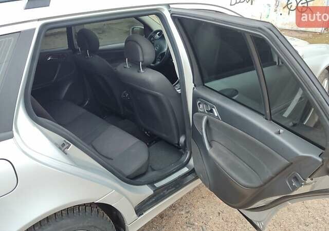 Серый Мерседес Ц-Класс, объемом двигателя 2.15 л и пробегом 310 тыс. км за 5680 $, фото 8 на Automoto.ua