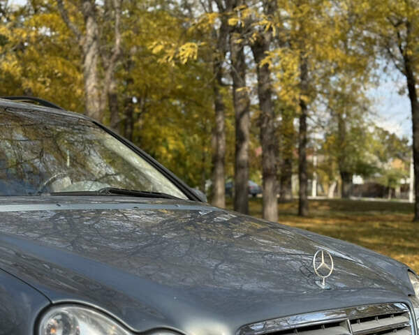 Сірий Мерседес Ц-Клас, об'ємом двигуна 2.15 л та пробігом 315 тис. км за 6100 $, фото 4 на Automoto.ua