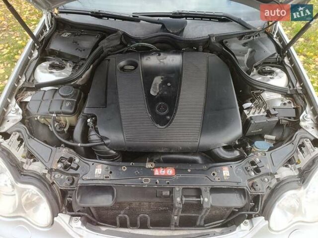 Сірий Мерседес Ц-Клас, об'ємом двигуна 2.2 л та пробігом 340 тис. км за 5600 $, фото 6 на Automoto.ua