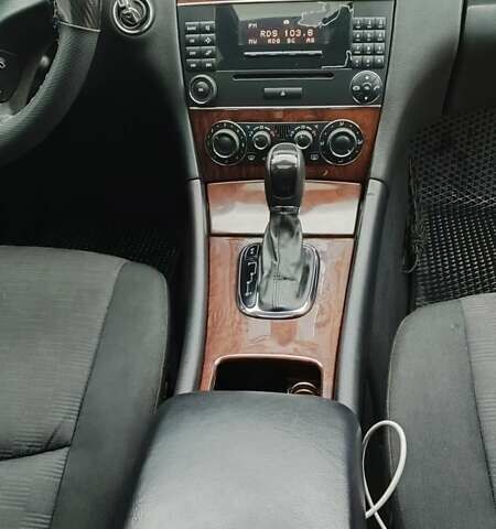 Серый Мерседес Ц-Класс, объемом двигателя 2.15 л и пробегом 310 тыс. км за 5680 $, фото 13 на Automoto.ua