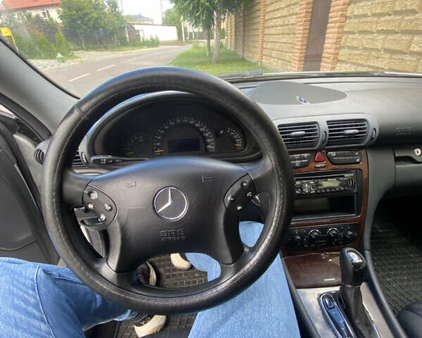 Серый Мерседес Ц-Класс, объемом двигателя 2.2 л и пробегом 448 тыс. км за 3700 $, фото 5 на Automoto.ua