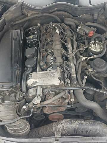 Сірий Мерседес Ц-Клас, об'ємом двигуна 2.15 л та пробігом 344 тис. км за 5650 $, фото 14 на Automoto.ua