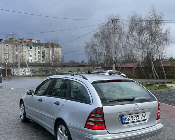 Сірий Мерседес Ц-Клас, об'ємом двигуна 1.8 л та пробігом 249 тис. км за 5500 $, фото 3 на Automoto.ua