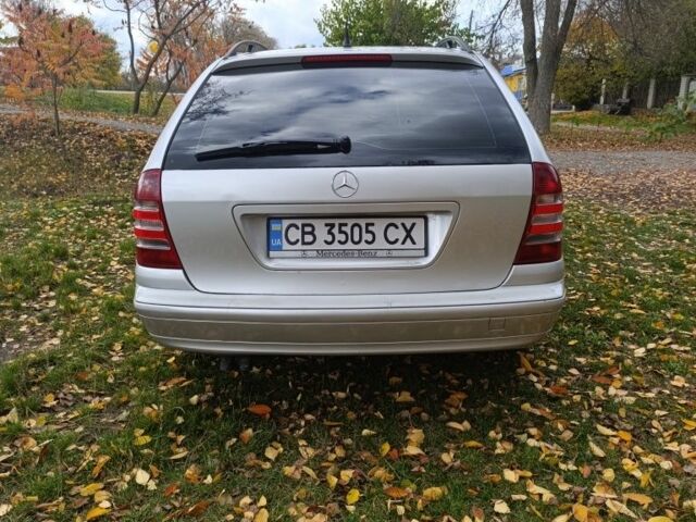 Серый Мерседес Ц-Класс, объемом двигателя 2.2 л и пробегом 340 тыс. км за 5600 $, фото 3 на Automoto.ua