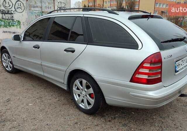 Серый Мерседес Ц-Класс, объемом двигателя 2.15 л и пробегом 310 тыс. км за 5680 $, фото 4 на Automoto.ua