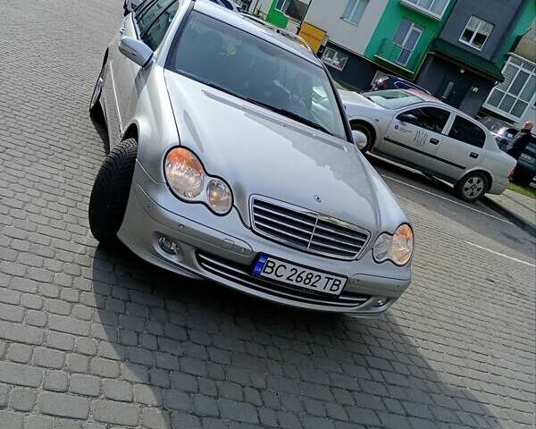 Сірий Мерседес Ц-Клас, об'ємом двигуна 1.8 л та пробігом 250 тис. км за 6300 $, фото 1 на Automoto.ua