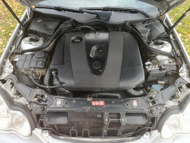 Серый Мерседес Ц-Класс, объемом двигателя 2.2 л и пробегом 340 тыс. км за 5600 $, фото 7 на Automoto.ua