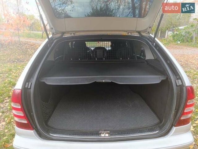 Сірий Мерседес Ц-Клас, об'ємом двигуна 2.2 л та пробігом 340 тис. км за 5600 $, фото 5 на Automoto.ua