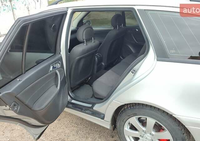 Серый Мерседес Ц-Класс, объемом двигателя 2.15 л и пробегом 310 тыс. км за 5680 $, фото 5 на Automoto.ua