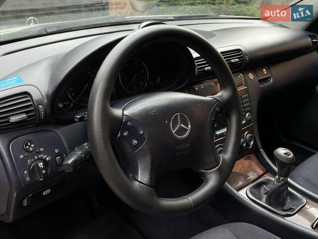 Серый Мерседес Ц-Класс, объемом двигателя 2.15 л и пробегом 470 тыс. км за 4950 $, фото 9 на Automoto.ua