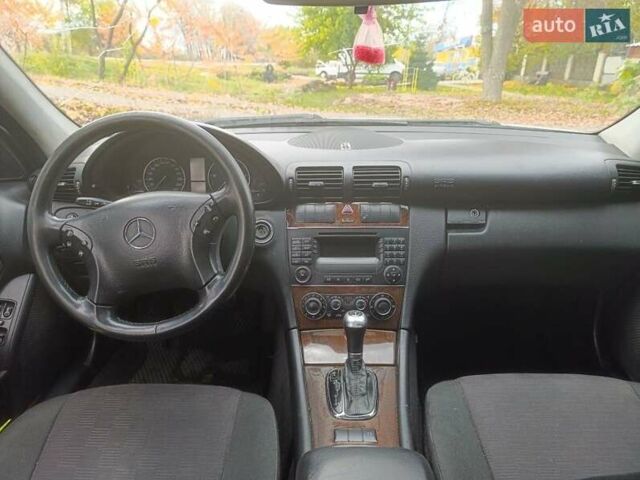 Сірий Мерседес Ц-Клас, об'ємом двигуна 2.2 л та пробігом 340 тис. км за 5600 $, фото 4 на Automoto.ua