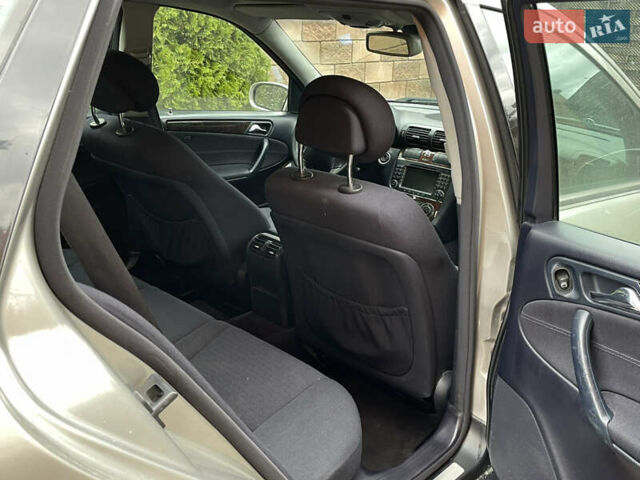 Серый Мерседес Ц-Класс, объемом двигателя 2.15 л и пробегом 470 тыс. км за 4950 $, фото 18 на Automoto.ua