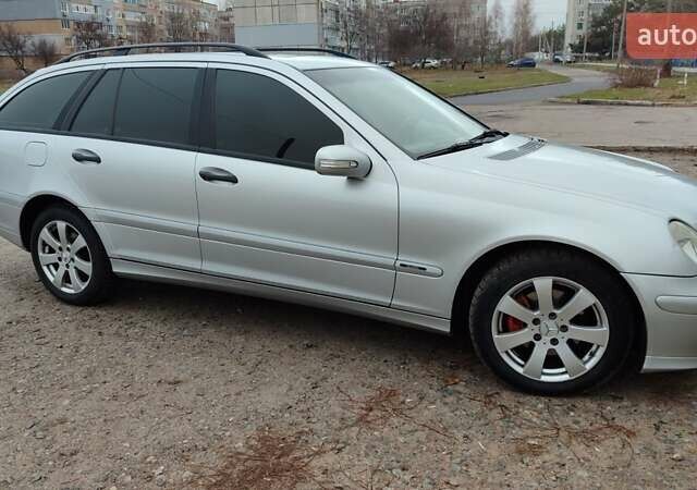 Серый Мерседес Ц-Класс, объемом двигателя 2.15 л и пробегом 310 тыс. км за 5680 $, фото 1 на Automoto.ua