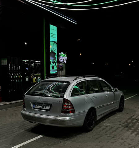 Серый Мерседес Ц-Класс, объемом двигателя 2.7 л и пробегом 300 тыс. км за 5300 $, фото 4 на Automoto.ua