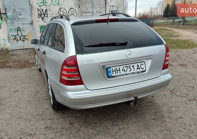 Серый Мерседес Ц-Класс, объемом двигателя 2.15 л и пробегом 310 тыс. км за 5680 $, фото 3 на Automoto.ua