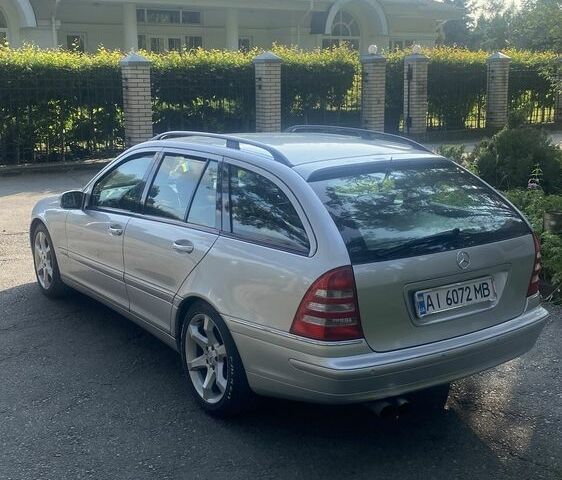 Серый Мерседес Ц-Класс, объемом двигателя 1.8 л и пробегом 360 тыс. км за 5500 $, фото 3 на Automoto.ua