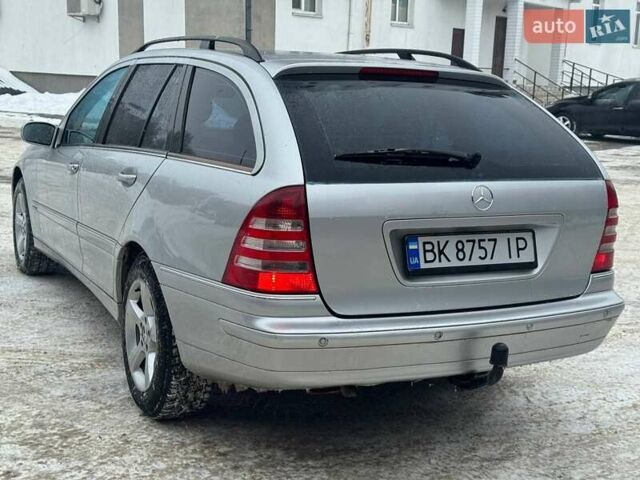 Сірий Мерседес Ц-Клас, об'ємом двигуна 2.2 л та пробігом 370 тис. км за 5650 $, фото 11 на Automoto.ua
