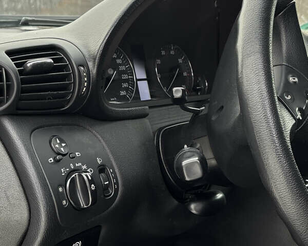 Сірий Мерседес Ц-Клас, об'ємом двигуна 1.8 л та пробігом 304 тис. км за 6500 $, фото 34 на Automoto.ua