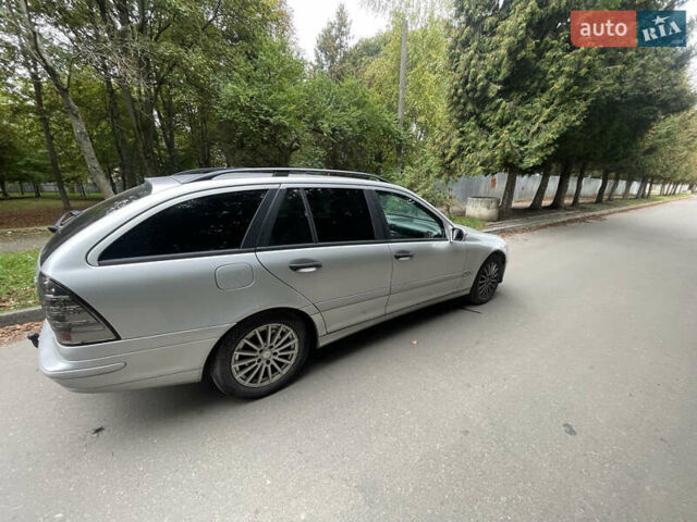 Серый Мерседес Ц-Класс, объемом двигателя 2.2 л и пробегом 350 тыс. км за 6000 $, фото 3 на Automoto.ua