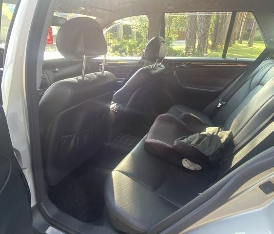 Серый Мерседес Ц-Класс, объемом двигателя 1.8 л и пробегом 360 тыс. км за 5500 $, фото 7 на Automoto.ua