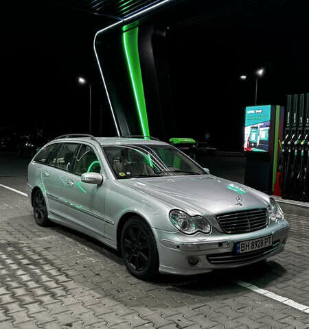 Серый Мерседес Ц-Класс, объемом двигателя 2.7 л и пробегом 300 тыс. км за 5300 $, фото 3 на Automoto.ua