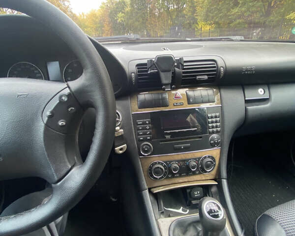 Серый Мерседес Ц-Класс, объемом двигателя 1.8 л и пробегом 320 тыс. км за 5750 $, фото 5 на Automoto.ua