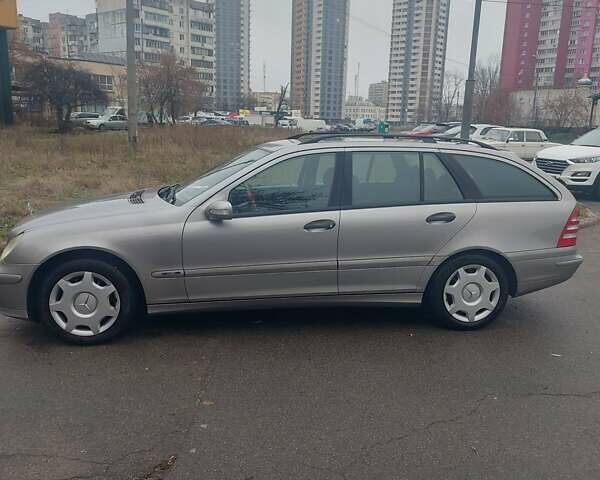 Сірий Мерседес Ц-Клас, об'ємом двигуна 2.2 л та пробігом 400 тис. км за 5400 $, фото 7 на Automoto.ua